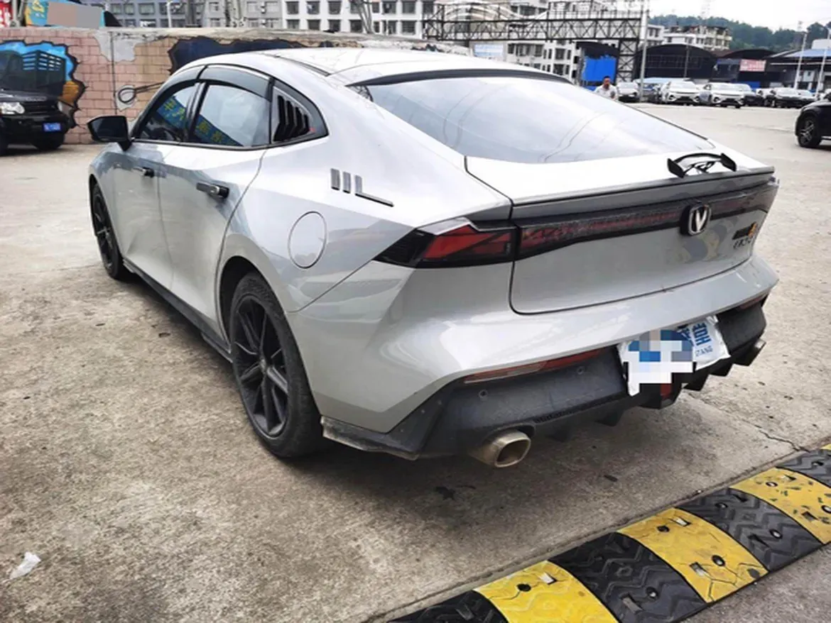 2023 ChangAn UNI-V 1.5T 188HP L4 7DCT,autocango,china used car exporter,china ev exporter,chinese used car exporter,chinese used ev exporter