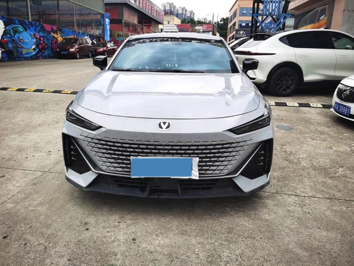 2023 ChangAn UNI-V 1.5T 188HP L4 7DCT,autocango,china used car exporter,china ev exporter,chinese used car exporter,chinese used ev exporter