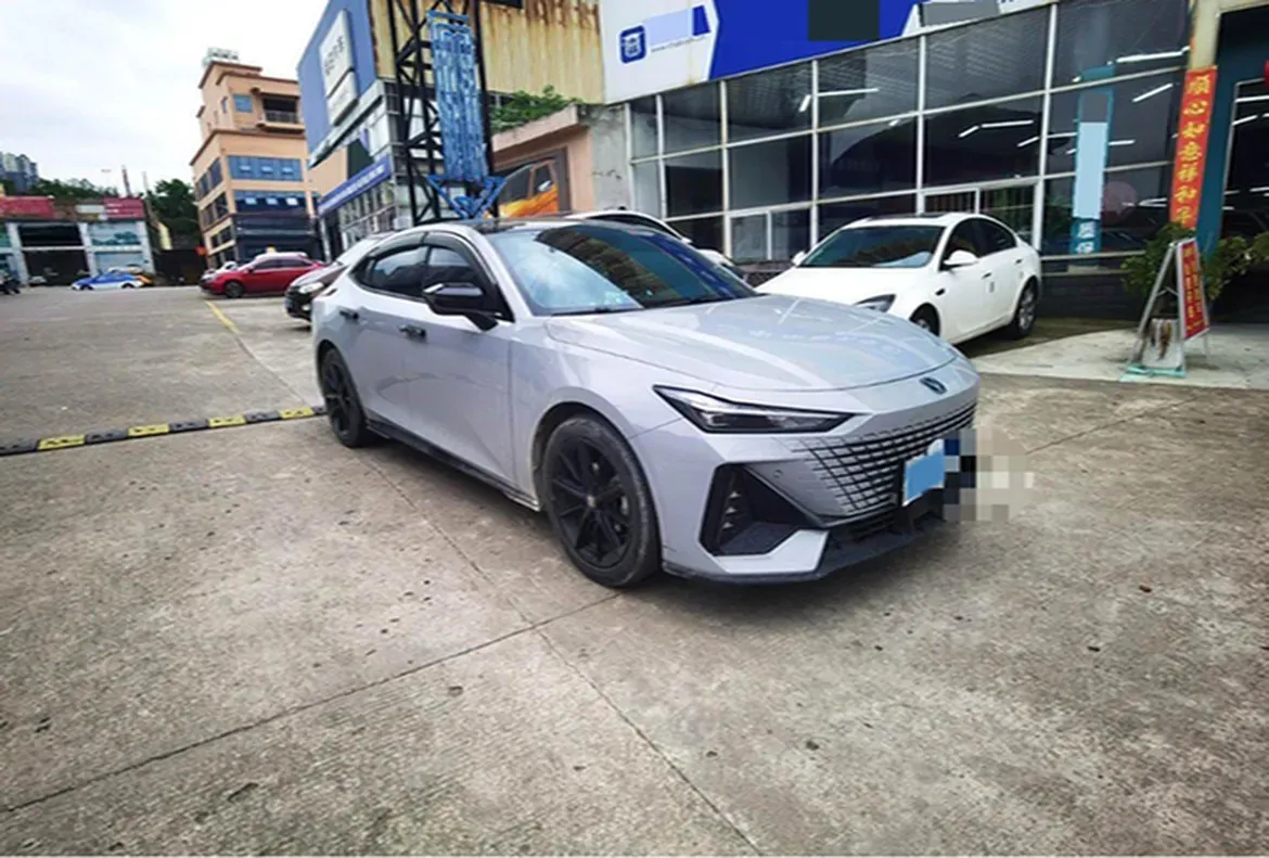2023 ChangAn UNI-V 1.5T 188HP L4 7DCT,autocango,china used car exporter,china ev exporter,chinese used car exporter,chinese used ev exporter