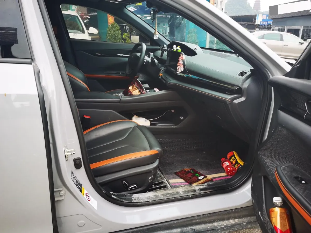 2023 ChangAn UNI-V 1.5T 188HP L4 7DCT,autocango,china used car exporter,china ev exporter,chinese used car exporter,chinese used ev exporter