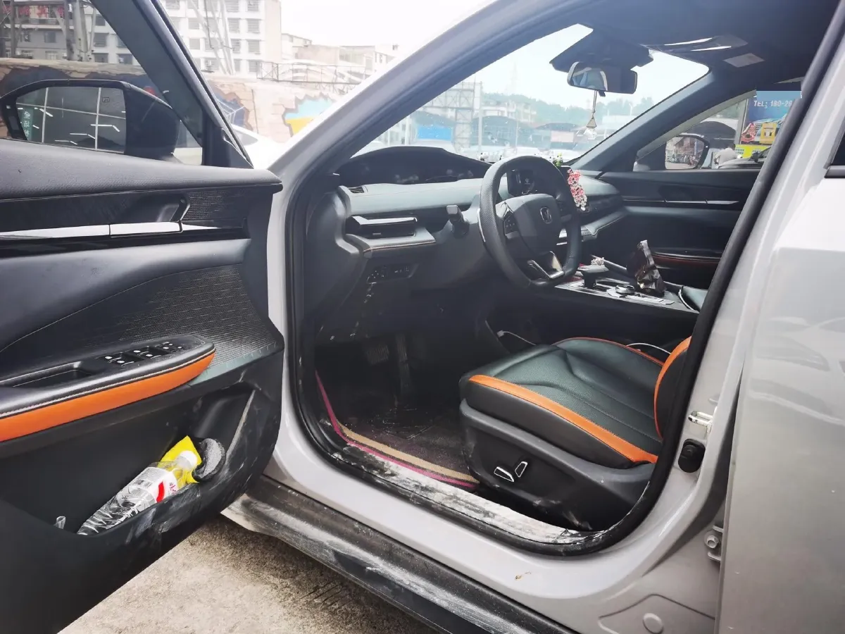 2023 ChangAn UNI-V 1.5T 188HP L4 7DCT,autocango,china used car exporter,china ev exporter,chinese used car exporter,chinese used ev exporter