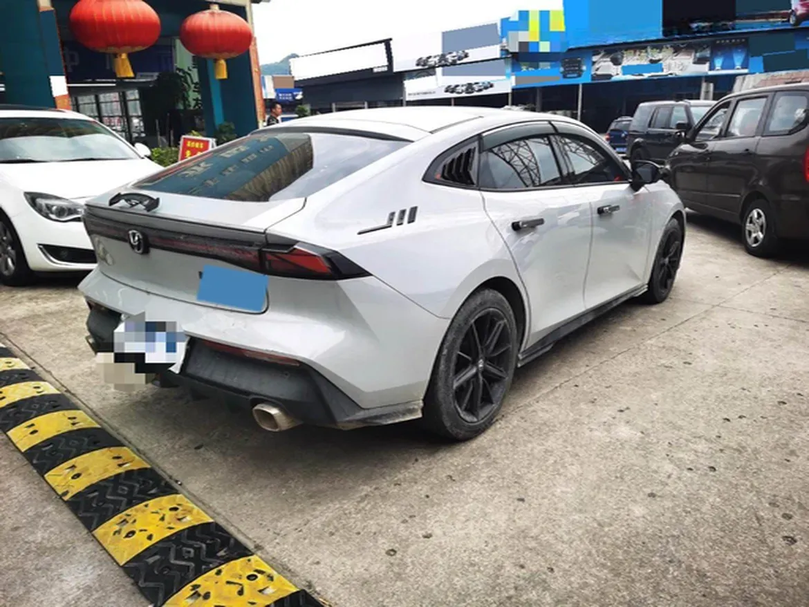 2023 ChangAn UNI-V 1.5T 188HP L4 7DCT,autocango,china used car exporter,china ev exporter,chinese used car exporter,chinese used ev exporter