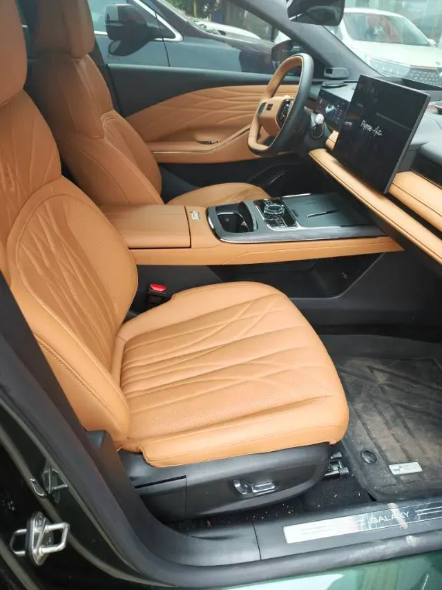 2025 Geely Galaxy Starshine 8 1.5T 163HP L4 3DHT PHEV 27.69KWH,autocango,china used car exporter,china ev exporter,chinese used car exporter,chinese used ev exporter
