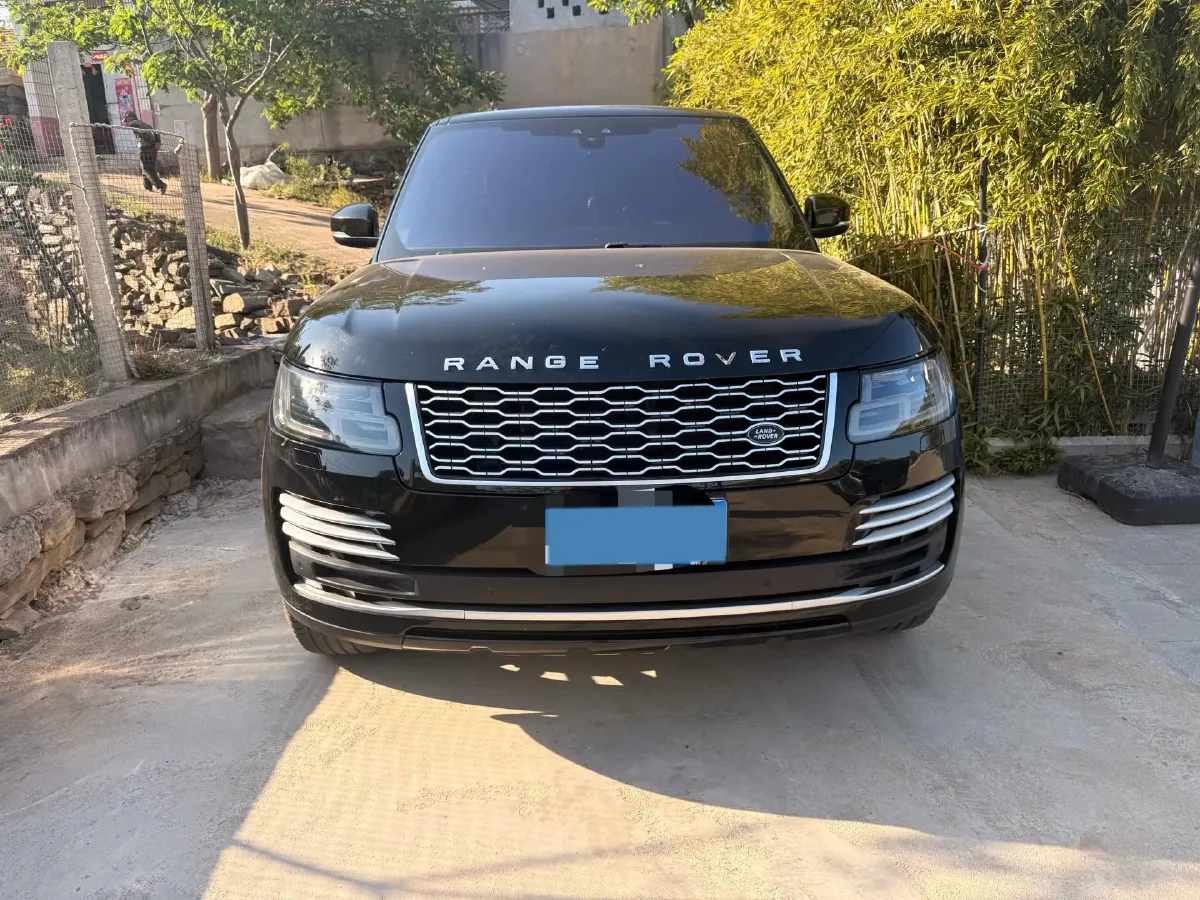 2018 Land Rover Range Rover Evoque 2.0T 241HP L4 9AT,autocango,china used car exporter,china ev exporter,chinese used car exporter,chinese used ev exporter