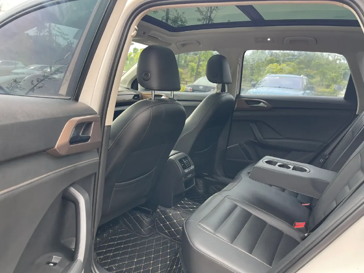 2020 Volkswagen Tharu 1.4T 150HP L4 7DCT,autocango,china used car exporter,china ev exporter,chinese used car exporter,chinese used ev exporter