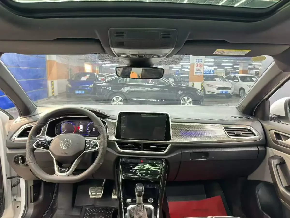 2025 Volkswagen T-Roc 1.5T 160HP L4 7DCT,autocango,china used car exporter,china ev exporter,chinese used car exporter,chinese used ev exporter