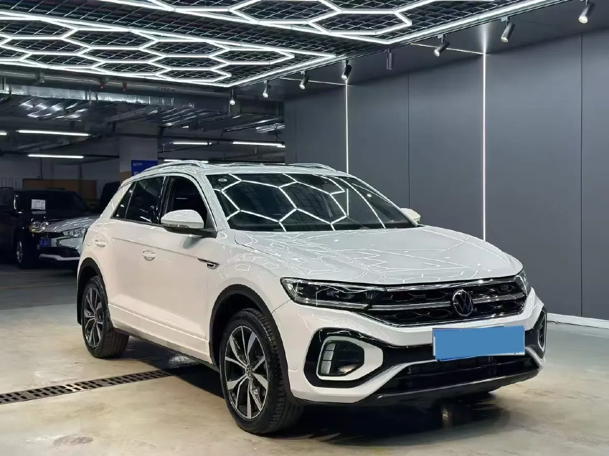 2025 Volkswagen T-Roc 1.5T 160HP L4 7DCT,autocango,china used car exporter,china ev exporter,chinese used car exporter,chinese used ev exporter