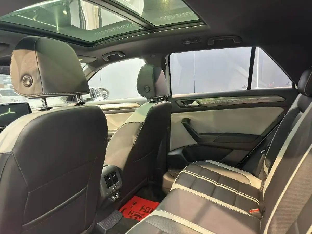 2025 Volkswagen T-Roc 1.5T 160HP L4 7DCT,autocango,china used car exporter,china ev exporter,chinese used car exporter,chinese used ev exporter