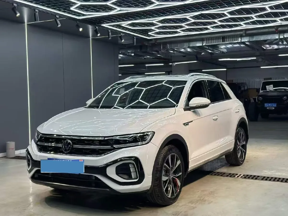 2025 Volkswagen T-Roc 1.5T 160HP L4 7DCT,autocango,china used car exporter,china ev exporter,chinese used car exporter,chinese used ev exporter