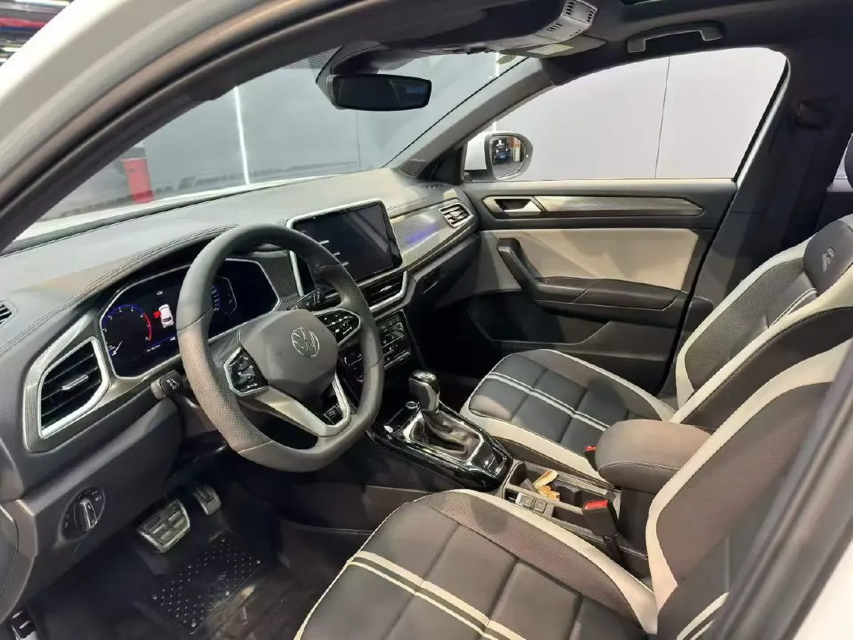 2025 Volkswagen T-Roc 1.5T 160HP L4 7DCT,autocango,china used car exporter,china ev exporter,chinese used car exporter,chinese used ev exporter