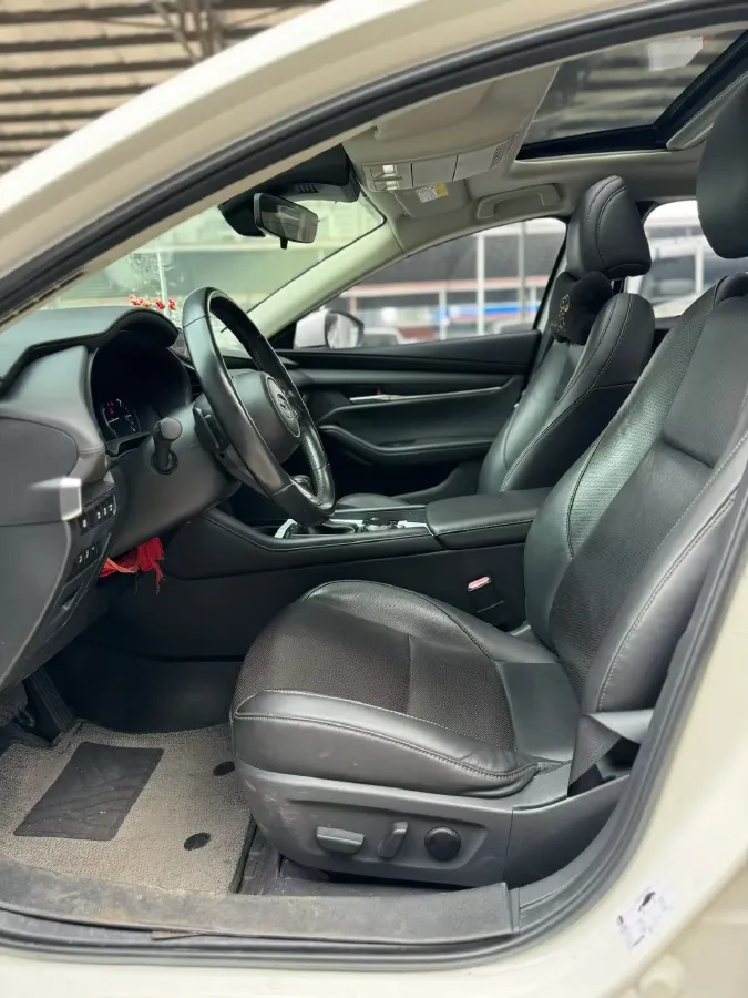 2022 Mazda 3 Axela 2.0L 158HP L4 6AT,autocango,china used car exporter,china ev exporter,chinese used car exporter,chinese used ev exporter