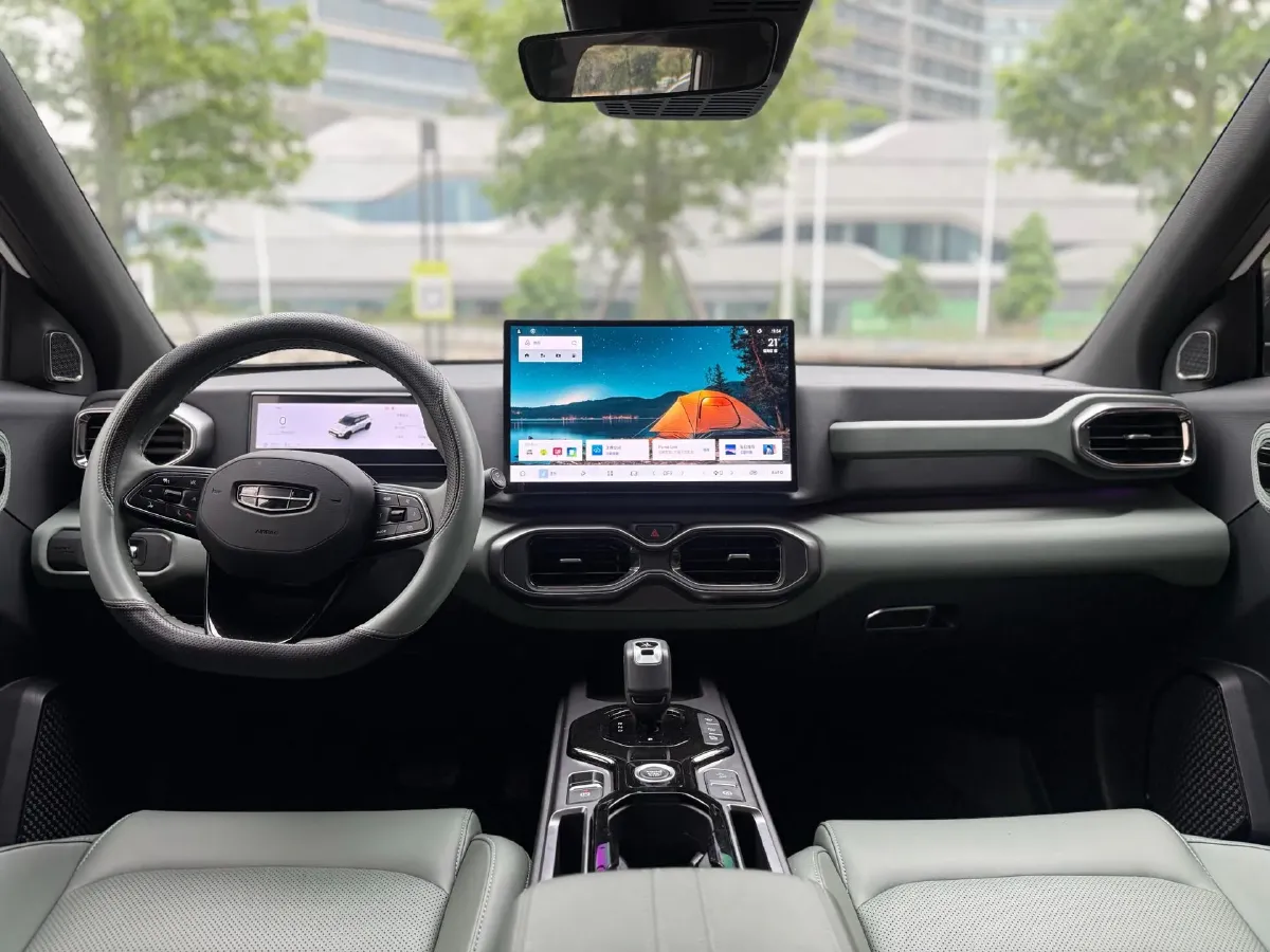 2025 Geely Cowboy 1.5T 181HP L4 7DCT,autocango,china used car exporter,china ev exporter,chinese used car exporter,chinese used ev exporter