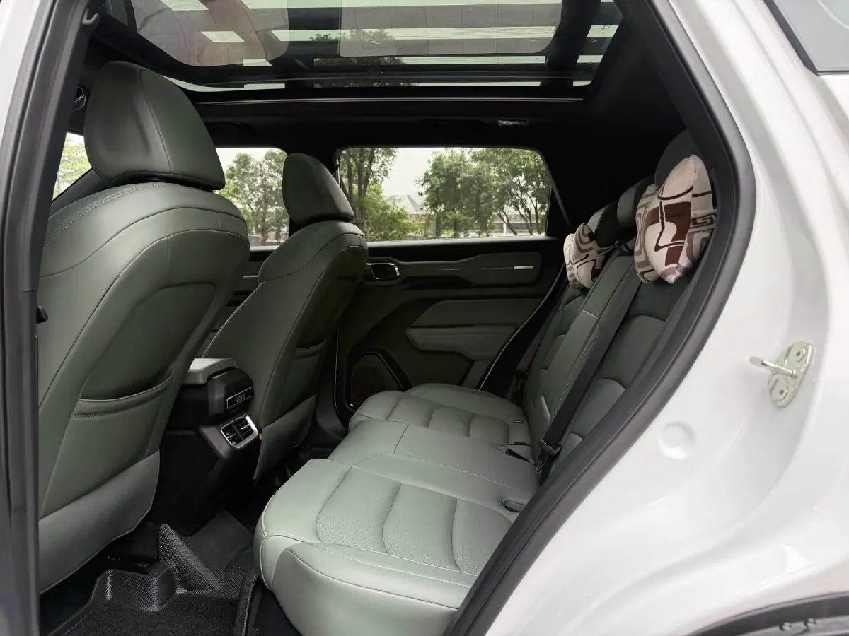 2025 Geely Cowboy 1.5T 181HP L4 7DCT,autocango,china used car exporter,china ev exporter,chinese used car exporter,chinese used ev exporter