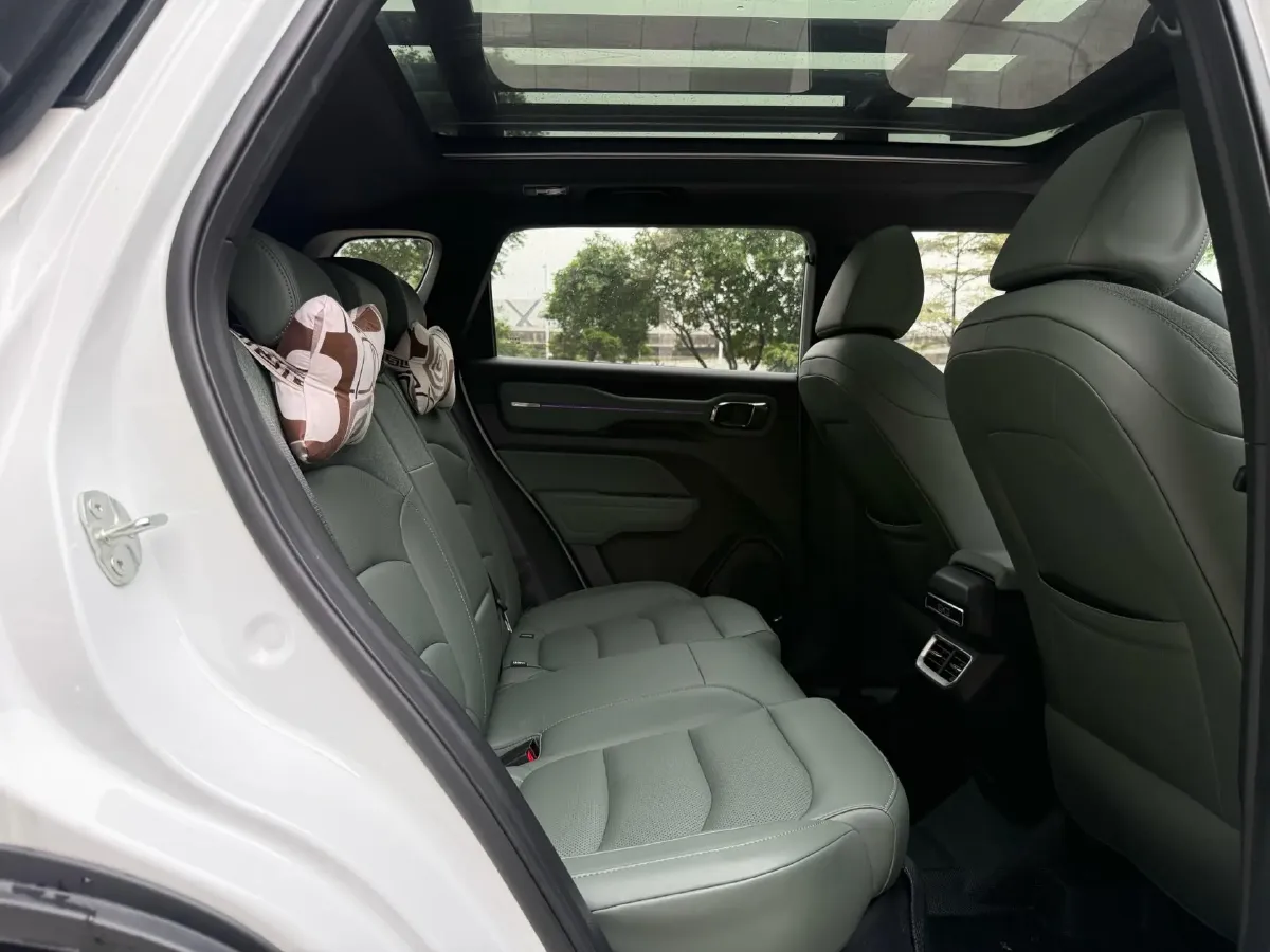 2025 Geely Cowboy 1.5T 181HP L4 7DCT,autocango,china used car exporter,china ev exporter,chinese used car exporter,chinese used ev exporter