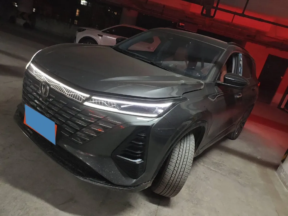 2024 ChangAn CS75 Plus 2.0T 233HP L4 8AT,autocango,china used car exporter,china ev exporter,chinese used car exporter,chinese used ev exporter