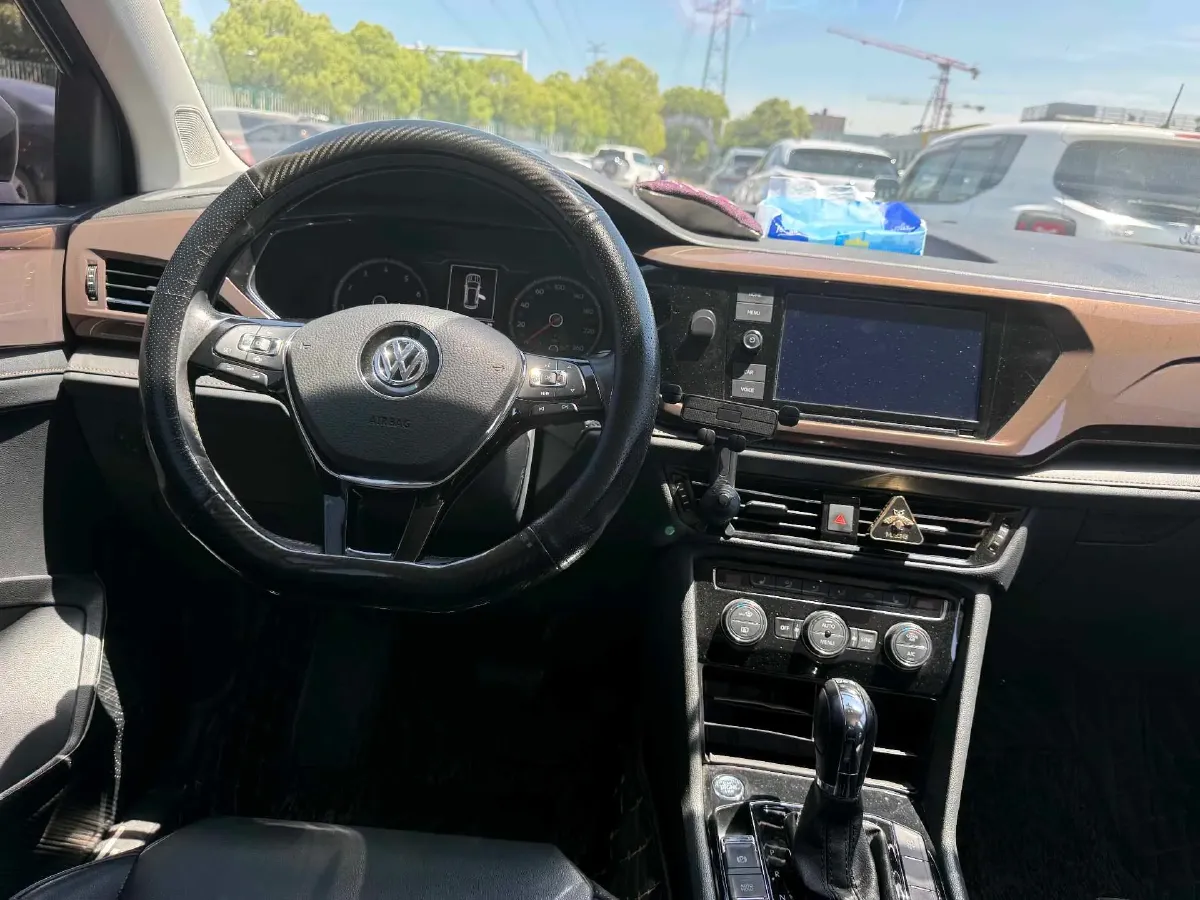 2020 Volkswagen Tharu 2.0T 186HP L4 7DCT,autocango,china used car exporter,china ev exporter,chinese used car exporter,chinese used ev exporter