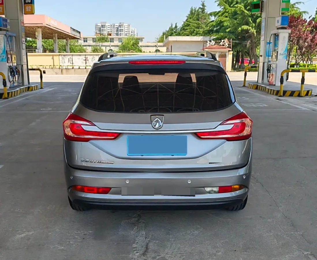 2017 BaoJun 310W 1.5L 112HP L4 6MT,autocango,china used car exporter,china ev exporter,chinese used car exporter,chinese used ev exporter