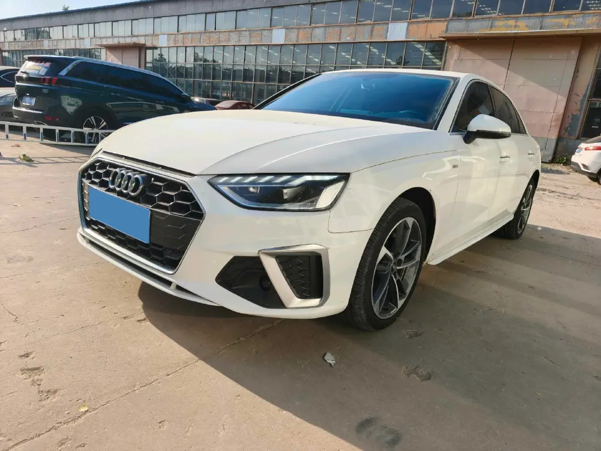 2022 Audi A4L 2.0T 190HP L4 7DCT,autocango,china used car exporter,china ev exporter,chinese used car exporter,chinese used ev exporter