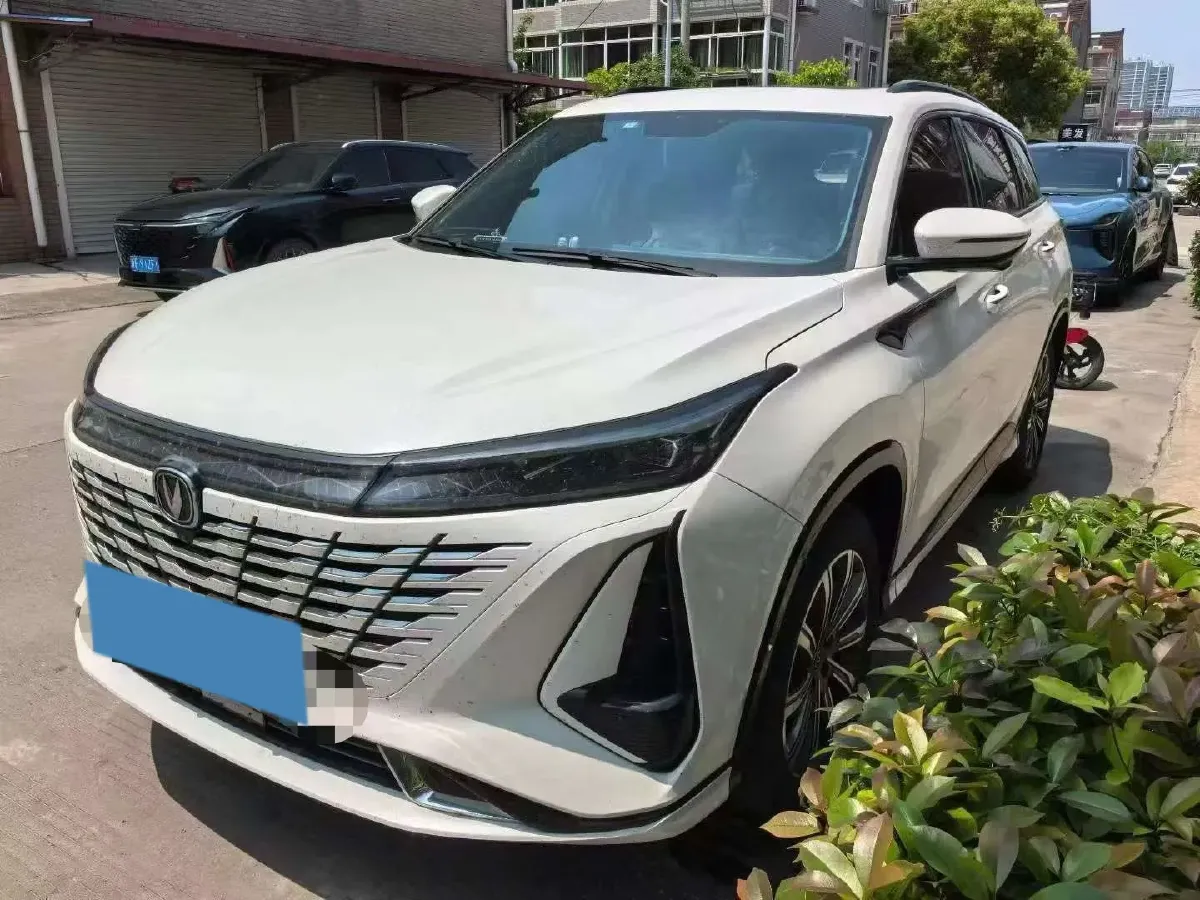 2023 ChangAn CS75 Plus 1.5T 188HP L4 8AT,autocango,china used car exporter,china ev exporter,chinese used car exporter,chinese used ev exporter