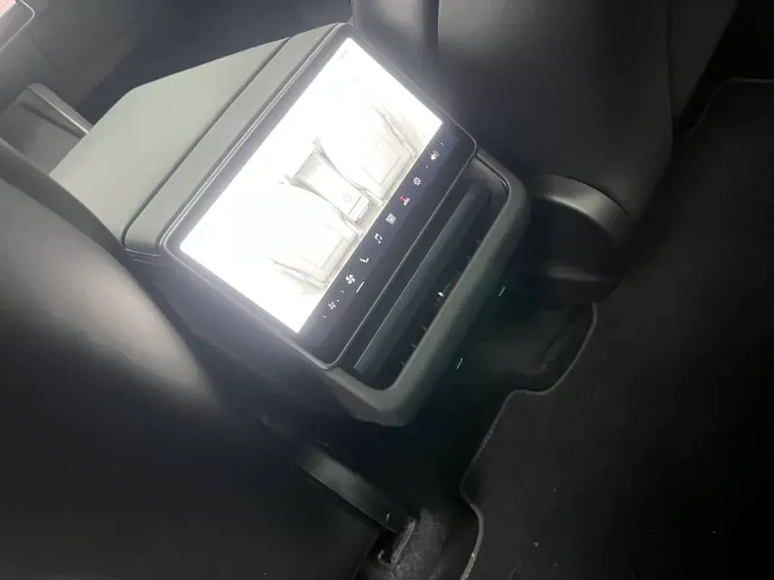 2025 Tesla Model Y BEV 62.5KWH,autocango,china used car exporter,china ev exporter,chinese used car exporter,chinese used ev exporter