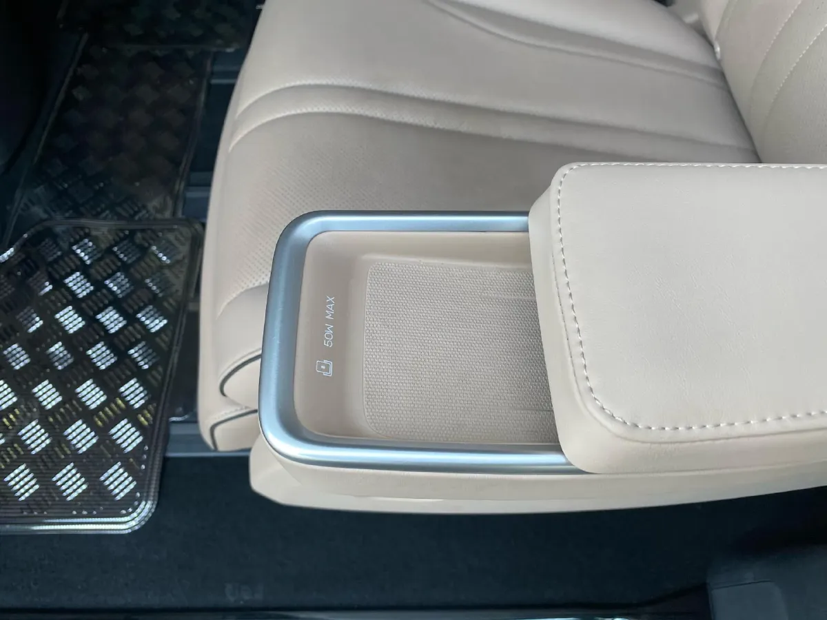 2024 Xpeng X9 BEV 101.5KWH,autocango,china used car exporter,china ev exporter,chinese used car exporter,chinese used ev exporter