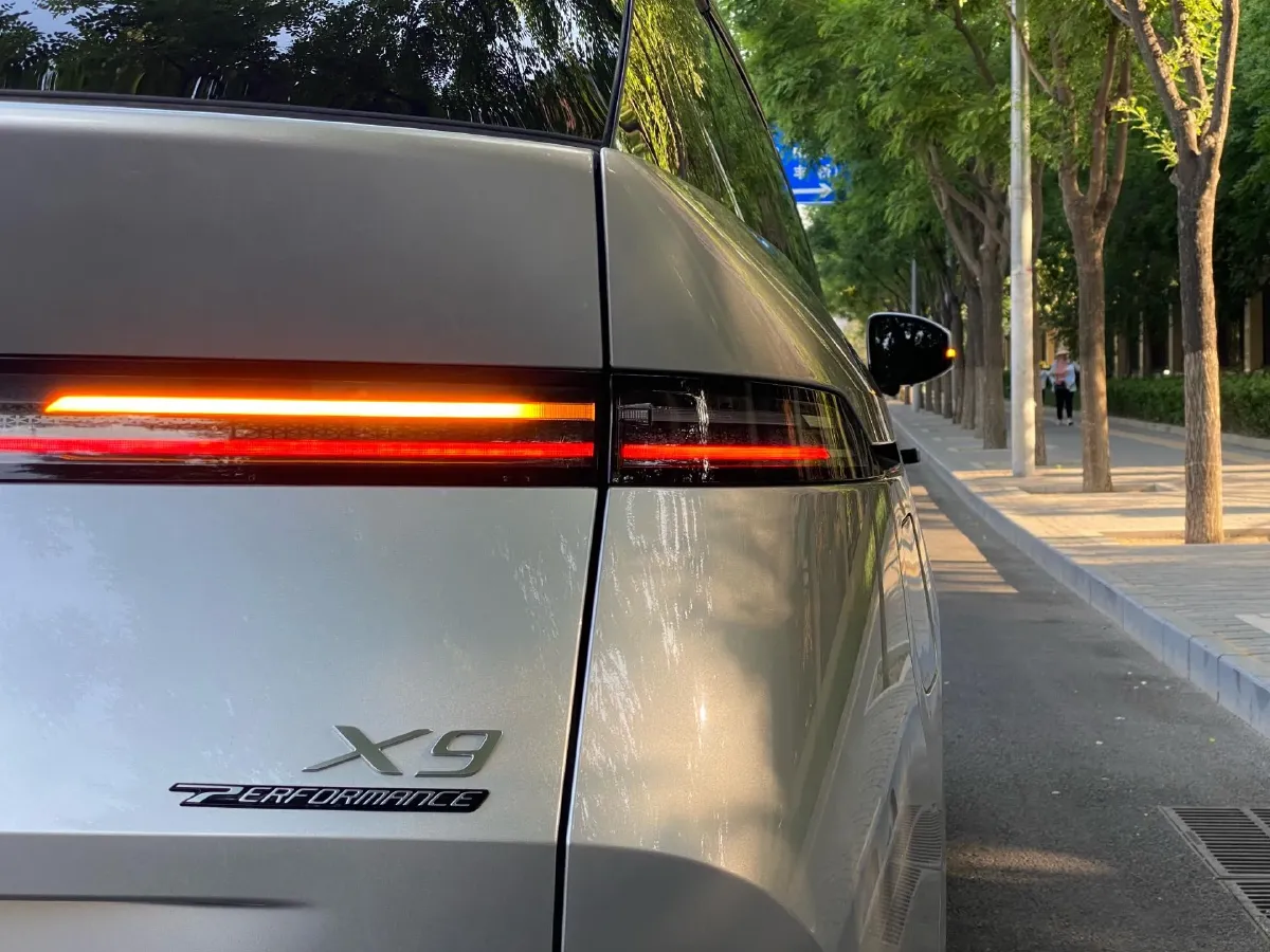 2024 Xpeng X9 BEV 101.5KWH,autocango,china used car exporter,china ev exporter,chinese used car exporter,chinese used ev exporter