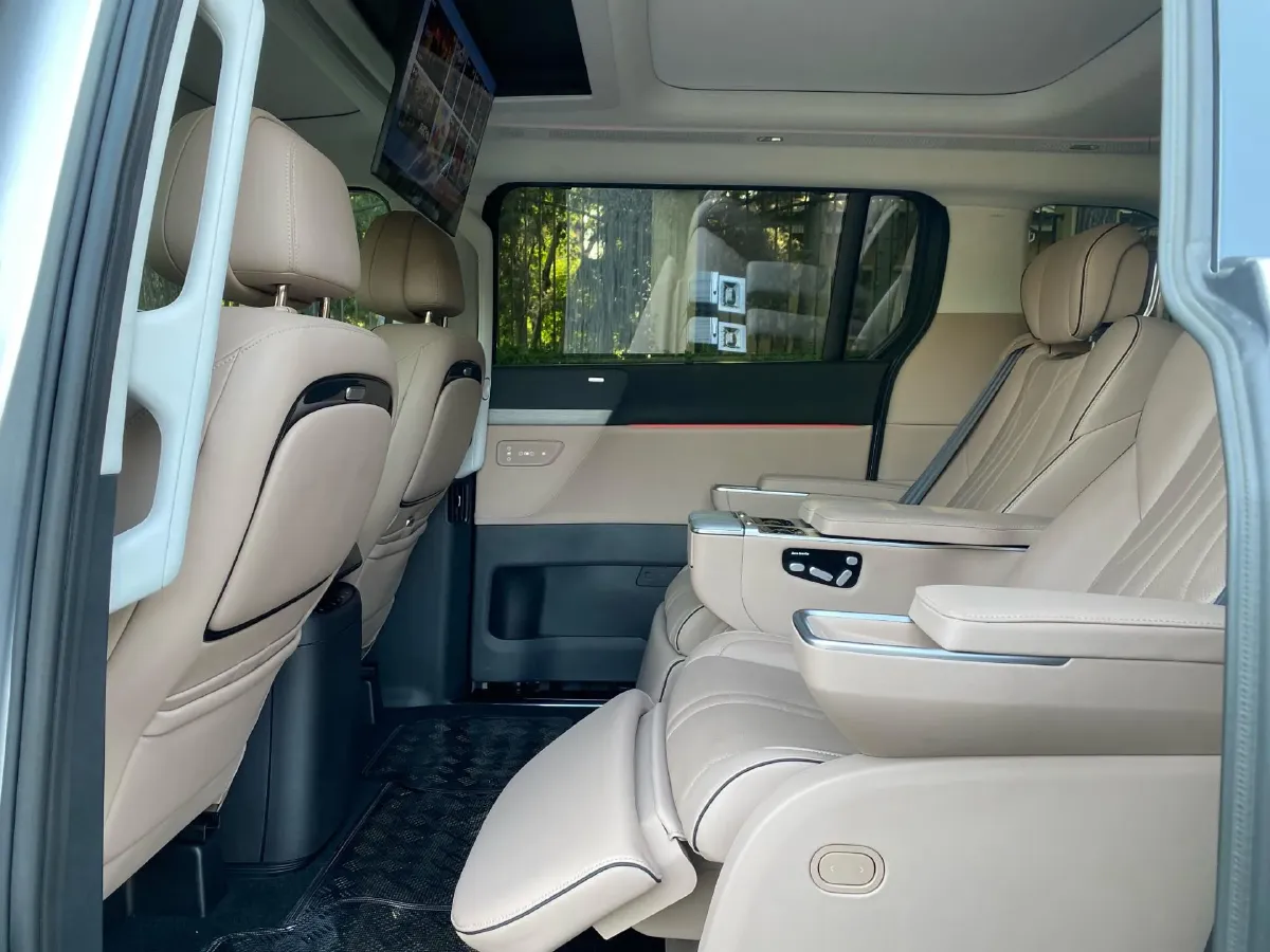 2024 Xpeng X9 BEV 101.5KWH,autocango,china used car exporter,china ev exporter,chinese used car exporter,chinese used ev exporter
