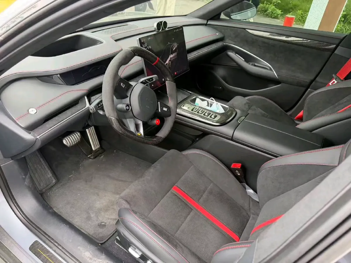 2025 MI SU7 Ultra BEV 93.7KWH,autocango,china used car exporter,china ev exporter,chinese used car exporter,chinese used ev exporter