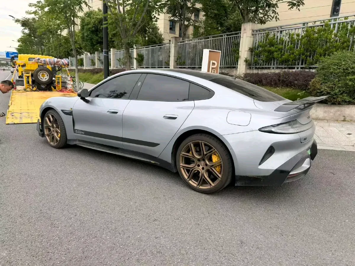 2025 MI SU7 Ultra BEV 93.7KWH,autocango,china used car exporter,china ev exporter,chinese used car exporter,chinese used ev exporter