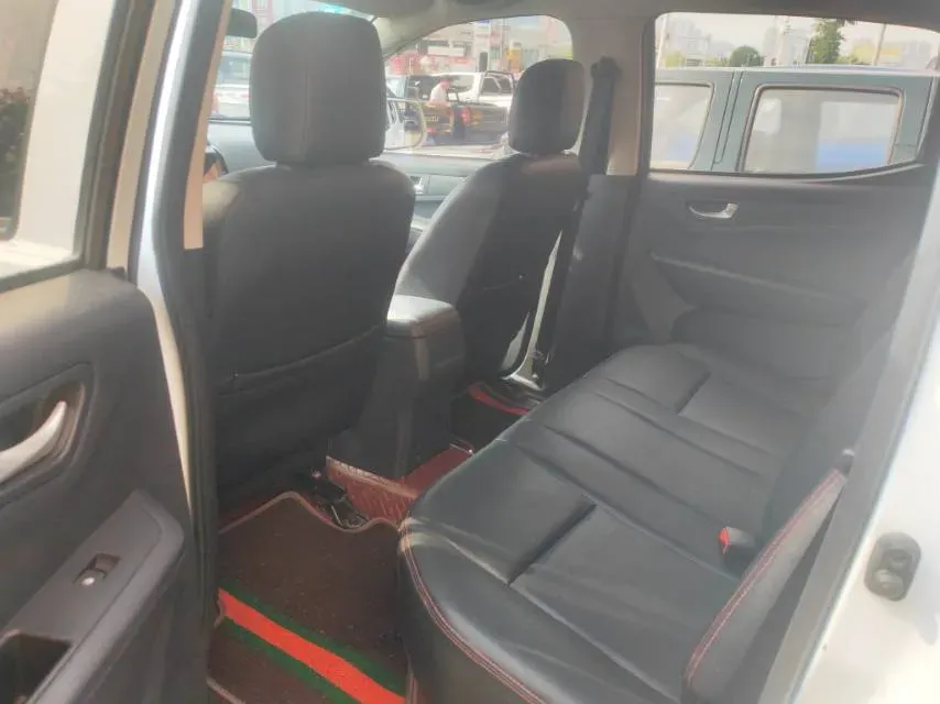 2018 Isuzu RE-MAX Jim 2.8T 116HP L4 5MT,autocango,china used car exporter,china ev exporter,chinese used car exporter,chinese used ev exporter