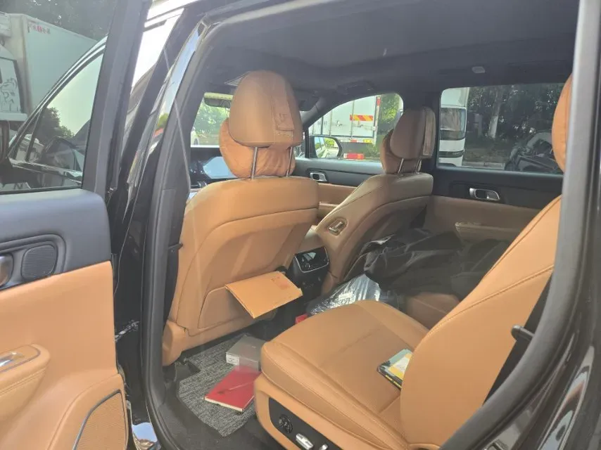 2021 Li ONE Range Extended 131HP REEV 40.5KWH,autocango,china used car exporter,china ev exporter,chinese used car exporter,chinese used ev exporter