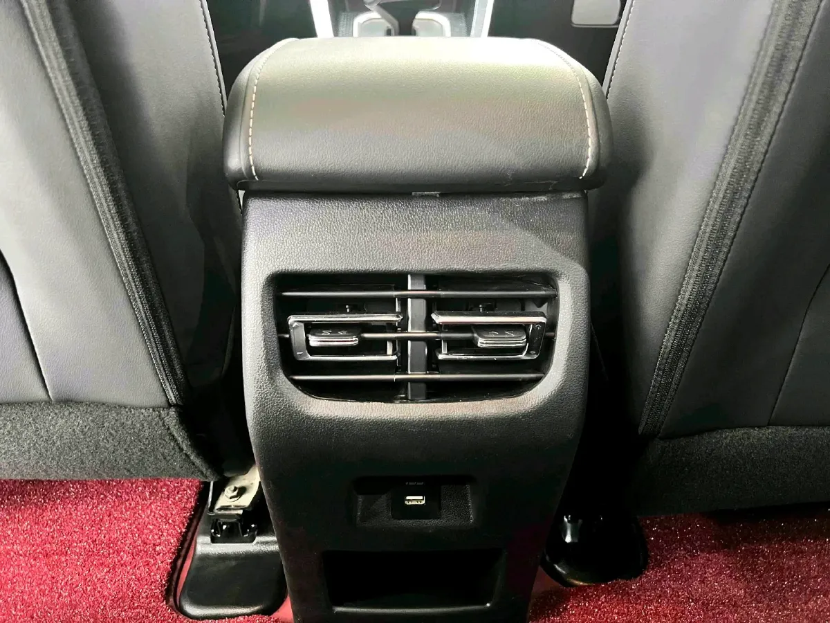 2021 Haval M6 1.5T 150HP L4 7DCT,autocango,china used car exporter,china ev exporter,chinese used car exporter,chinese used ev exporter
