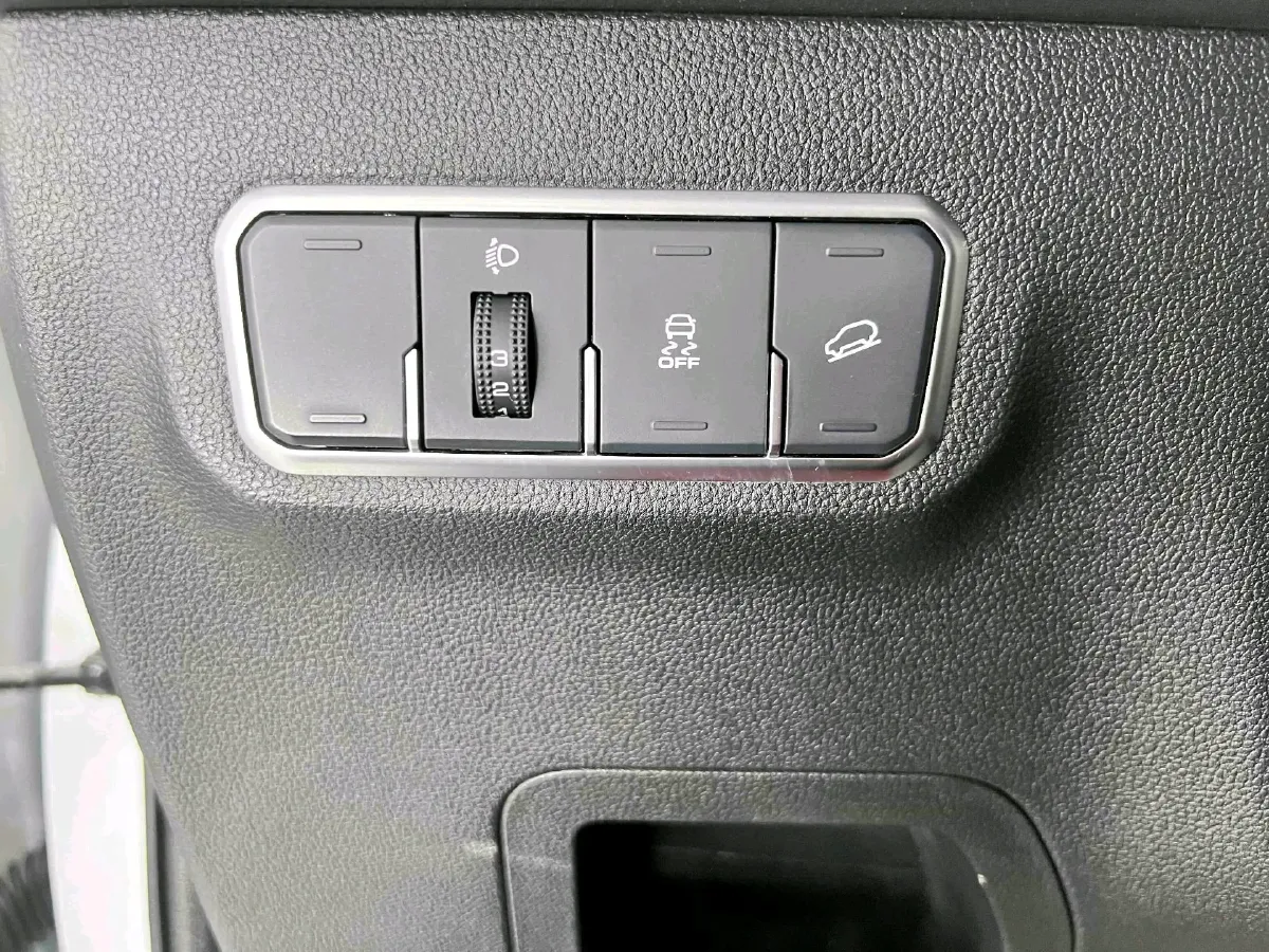 2021 Haval M6 1.5T 150HP L4 7DCT,autocango,china used car exporter,china ev exporter,chinese used car exporter,chinese used ev exporter