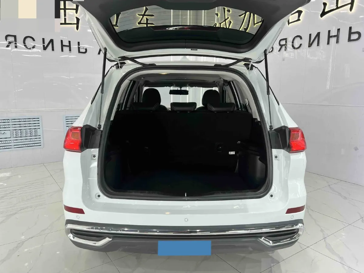 2021 Haval M6 1.5T 150HP L4 7DCT,autocango,china used car exporter,china ev exporter,chinese used car exporter,chinese used ev exporter