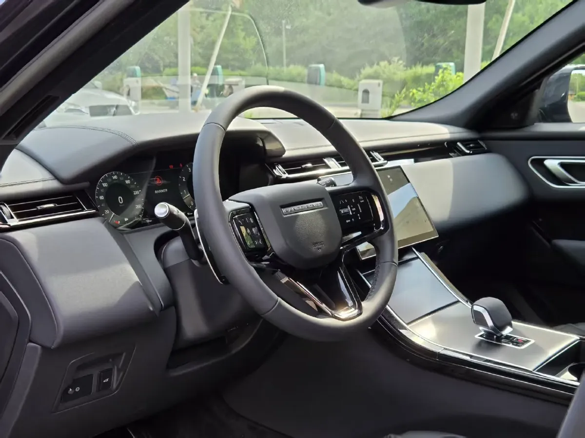 2026 Land Rover Range Rover Velar 2.0T 250HP L4 8AT,autocango,china used car exporter,china ev exporter,chinese used car exporter,chinese used ev exporter