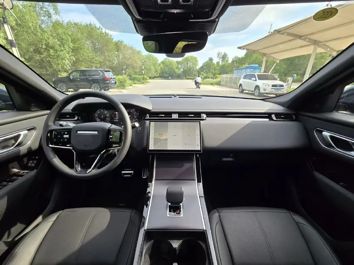 2026 Land Rover Range Rover Velar 2.0T 250HP L4 8AT,autocango,china used car exporter,china ev exporter,chinese used car exporter,chinese used ev exporter