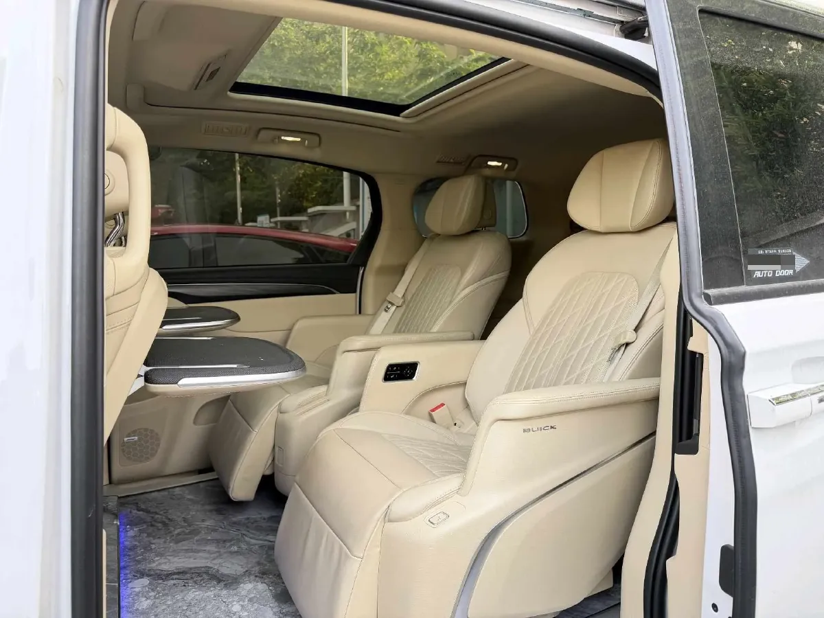2023 Buick GL8 2.0T 237HP L4 9AT,autocango,china used car exporter,china ev exporter,chinese used car exporter,chinese used ev exporter