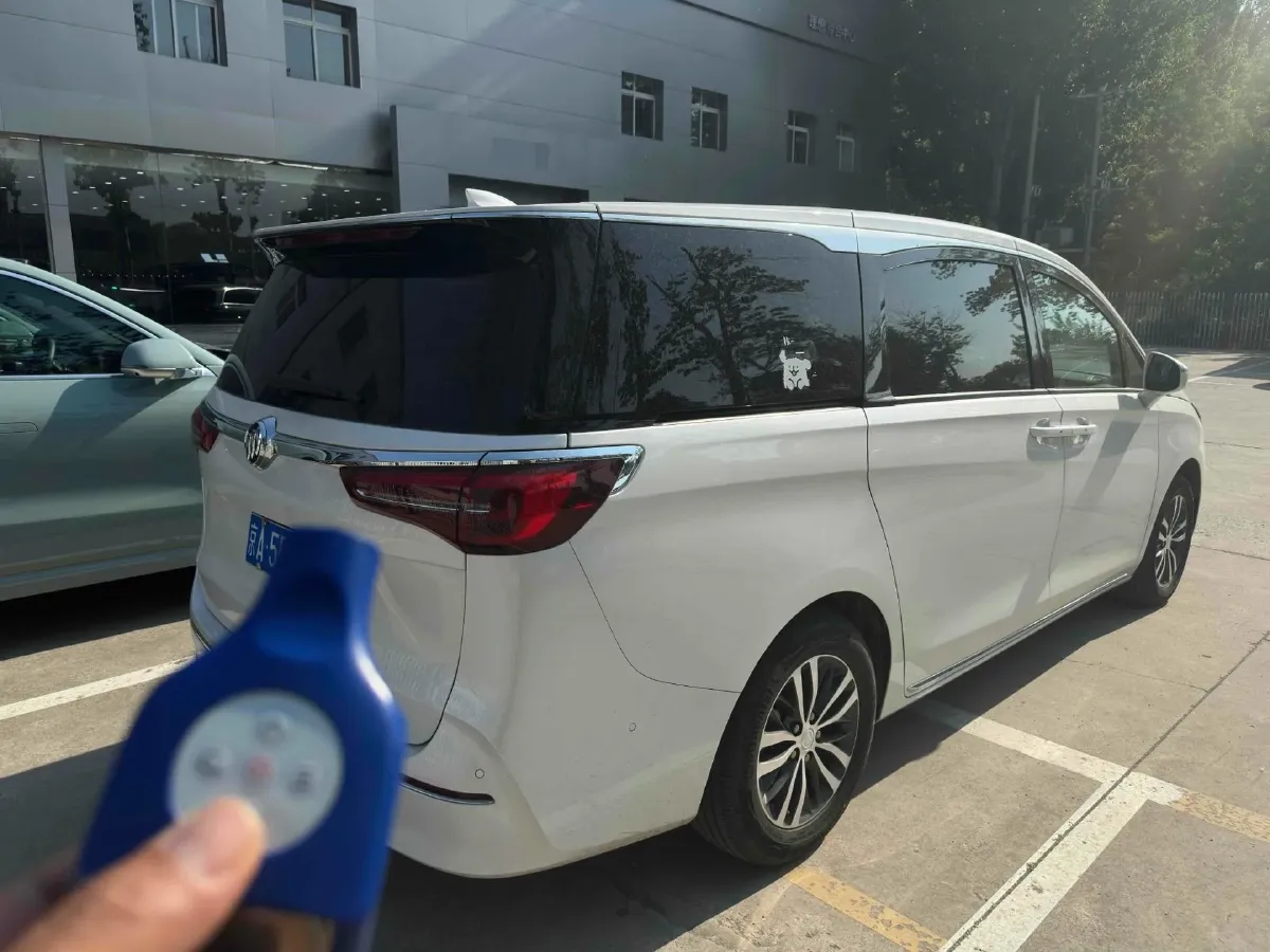 2023 Buick GL8 2.0T 237HP L4 9AT,autocango,china used car exporter,china ev exporter,chinese used car exporter,chinese used ev exporter
