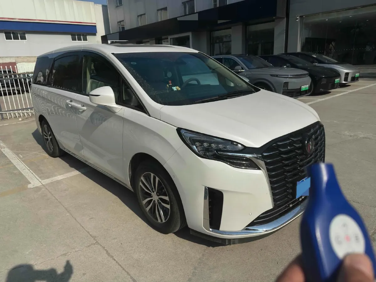 2023 Buick GL8 2.0T 237HP L4 9AT,autocango,china used car exporter,china ev exporter,chinese used car exporter,chinese used ev exporter