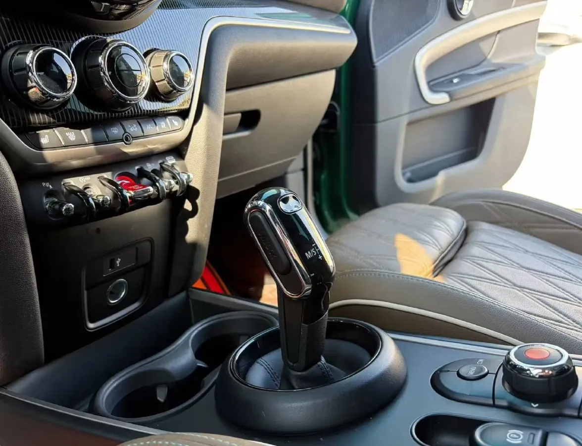2019 MINI COUNTRYMAN 1.5T 136HP L3 8AT,autocango,china used car exporter,china ev exporter,chinese used car exporter,chinese used ev exporter