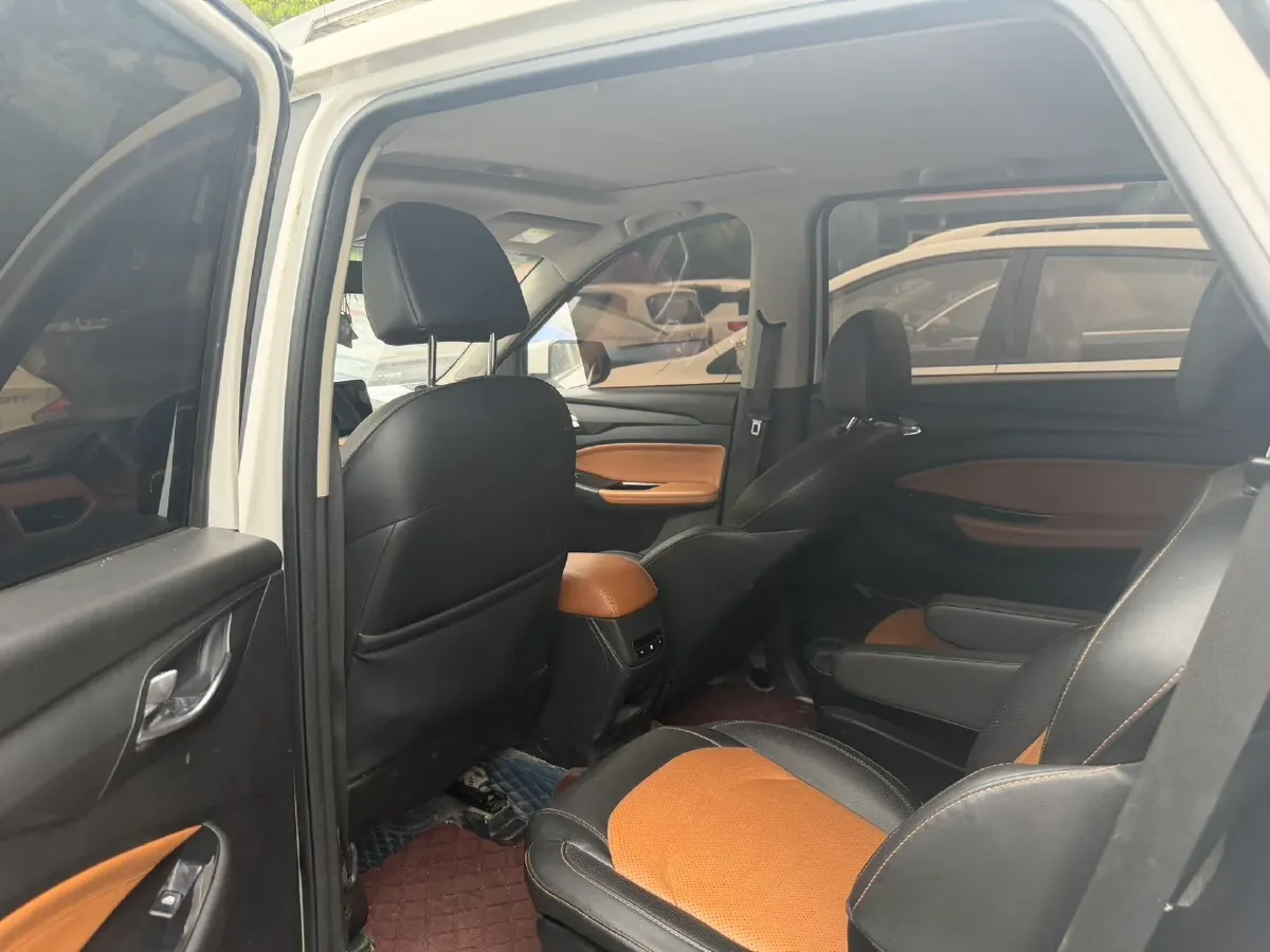 2018 WuLing HongGuang S3 1.5L 112HP L4 6MT,autocango,china used car exporter,china ev exporter,chinese used car exporter,chinese used ev exporter