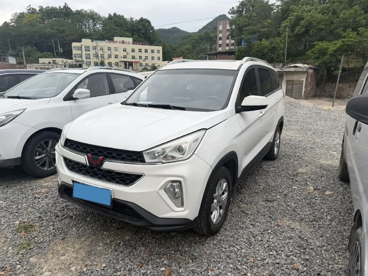 2018 WuLing HongGuang S3 1.5L 112HP L4 6MT,autocango,china used car exporter,china ev exporter,chinese used car exporter,chinese used ev exporter