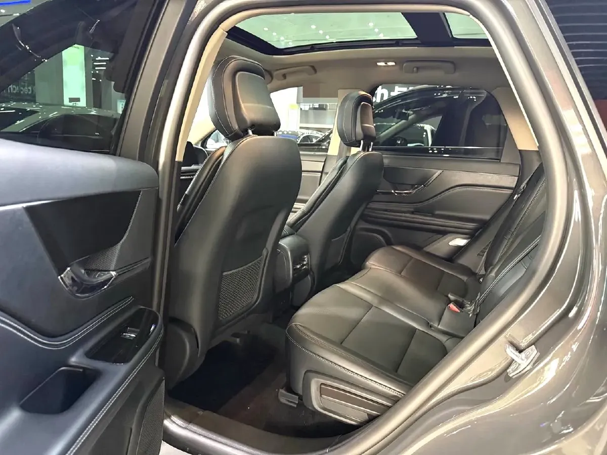 2024 Lincoln Corsair 2.0T 261HP L4 8AT,autocango,china used car exporter,china ev exporter,chinese used car exporter,chinese used ev exporter