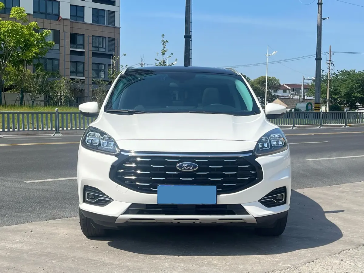 2020 Ford Escape 2.0T 248HP L4 8AT,autocango,china used car exporter,china ev exporter,chinese used car exporter,chinese used ev exporter