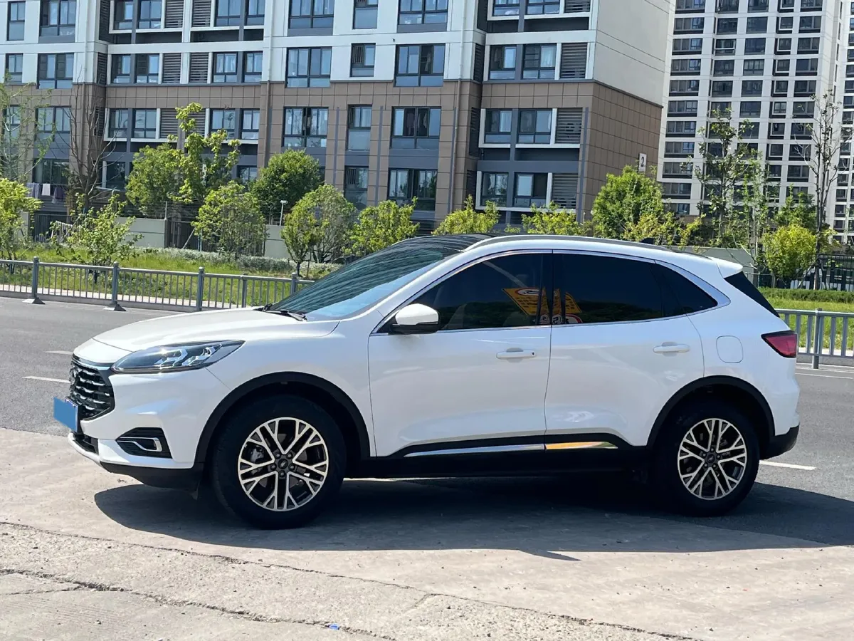 2020 Ford Escape 2.0T 248HP L4 8AT,autocango,china used car exporter,china ev exporter,chinese used car exporter,chinese used ev exporter