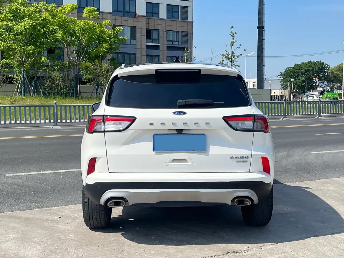 2020 Ford Escape 2.0T 248HP L4 8AT,autocango,china used car exporter,china ev exporter,chinese used car exporter,chinese used ev exporter