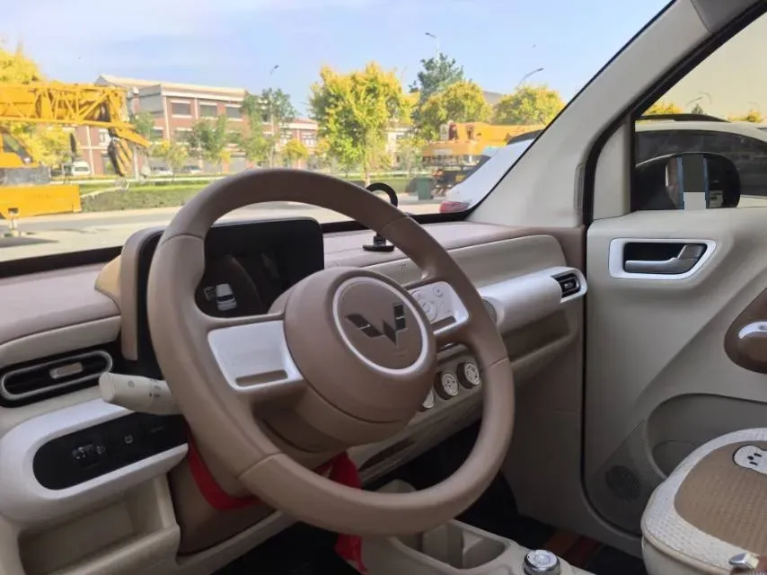 2024 WuLing HongGuang MINI EV BEV 17.3KWH,autocango,china used car exporter,china ev exporter,chinese used car exporter,chinese used ev exporter
