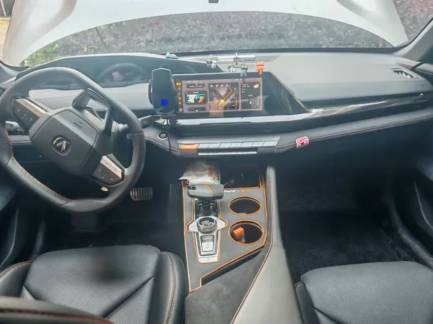 2022 ChangAn UNI-V 1.5T 188HP L4 7DCT,autocango,china used car exporter,china ev exporter,chinese used car exporter,chinese used ev exporter