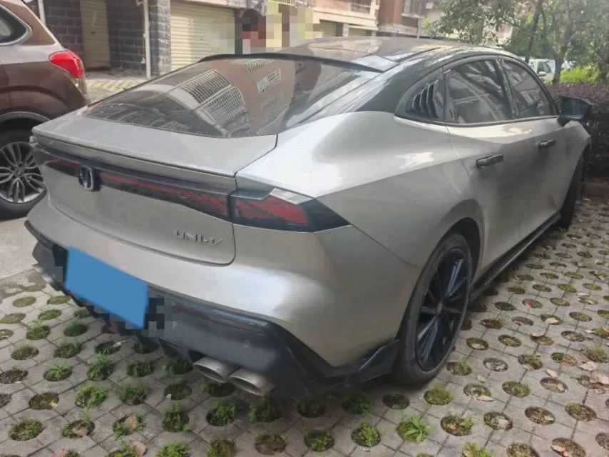 2022 ChangAn UNI-V 1.5T 188HP L4 7DCT,autocango,china used car exporter,china ev exporter,chinese used car exporter,chinese used ev exporter