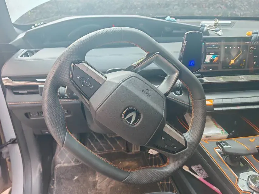 2022 ChangAn UNI-V 1.5T 188HP L4 7DCT,autocango,china used car exporter,china ev exporter,chinese used car exporter,chinese used ev exporter